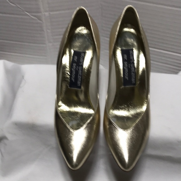 Stuart Weitzman leather gold heels. EUC - Picture 1 of 5